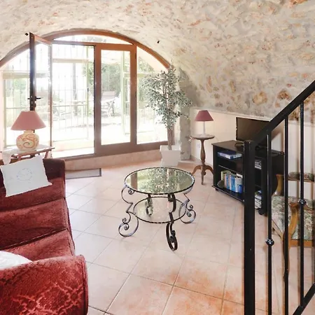 Appartamento Lovely In Castagniers With Kitchen *