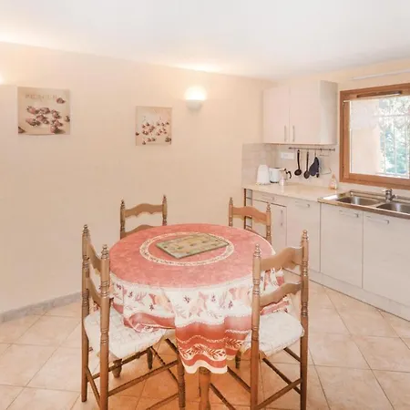 Lovely In Castagniers With Kitchen